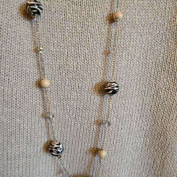 Complete Outfit - Picture 4 of 9